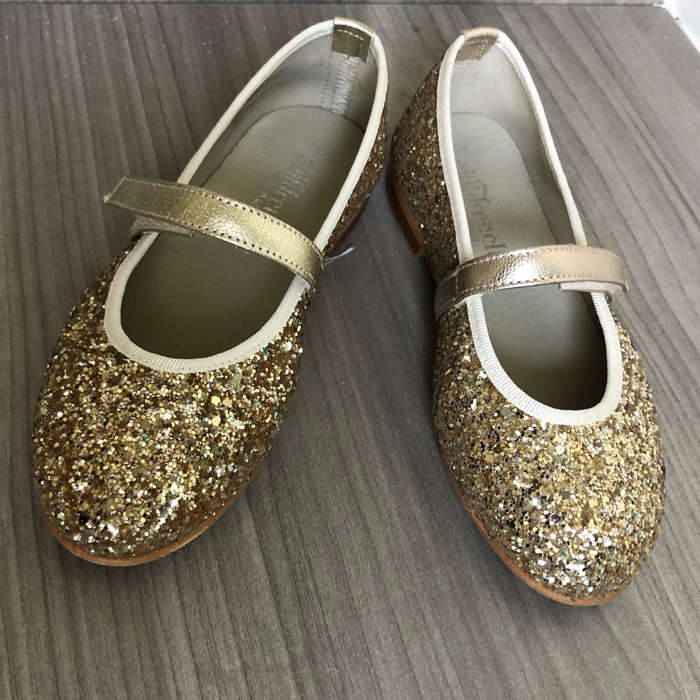 Girls Glitter  Flats in Gold by Childrenchic. Size 28 ( US 11 )